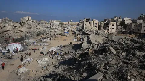 Israeli Armored Vehicles Push into Key Gazan Civilian District