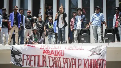 East Timor Scraps Proposal to Supply No-Cost Vehicles for MPs After Mass Protests