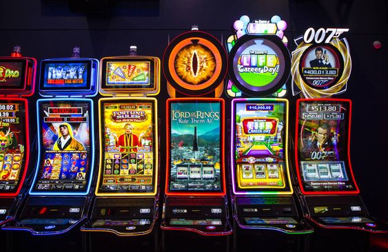 Exploring the World of Live Dealer Games in Online Casinos